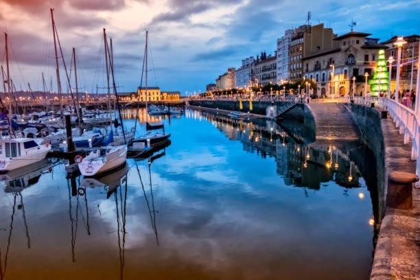 Centro Gijon Cabrales 31 Lägenhet Exteriör bild
